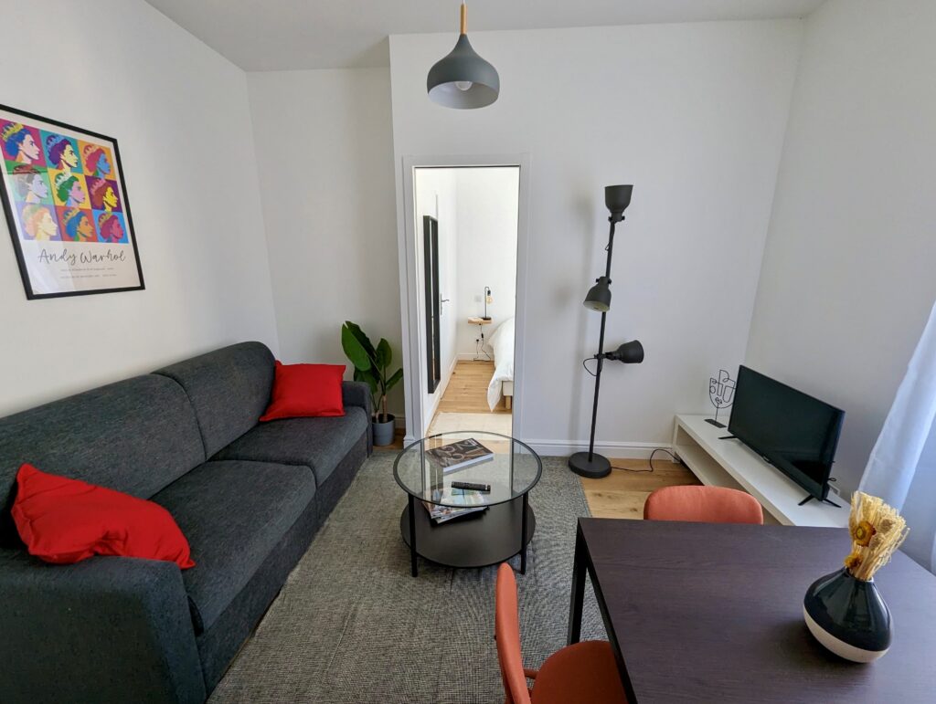 Salon sur le thème Angleterre pour un airbnb