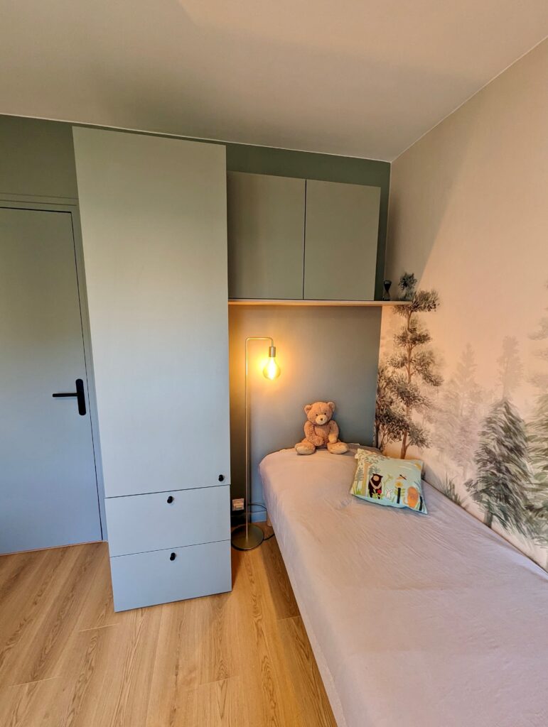 Montage d'une penderie sur-mesure